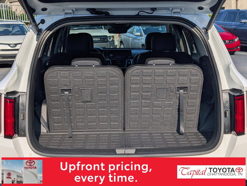 Used 2023 Kia Sorento SX AWD/4WD image 3