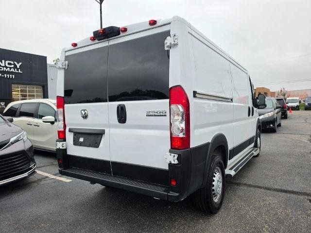 Used 2025 RAM ProMaster 2500 w/ U-Haul Equipment Group FWD image 5