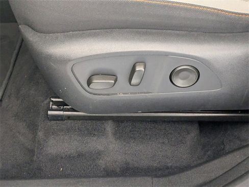 Used 2025 Chevrolet Traverse LT image 14