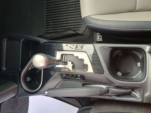 Used 2018 Toyota RAV4 Limited image 16