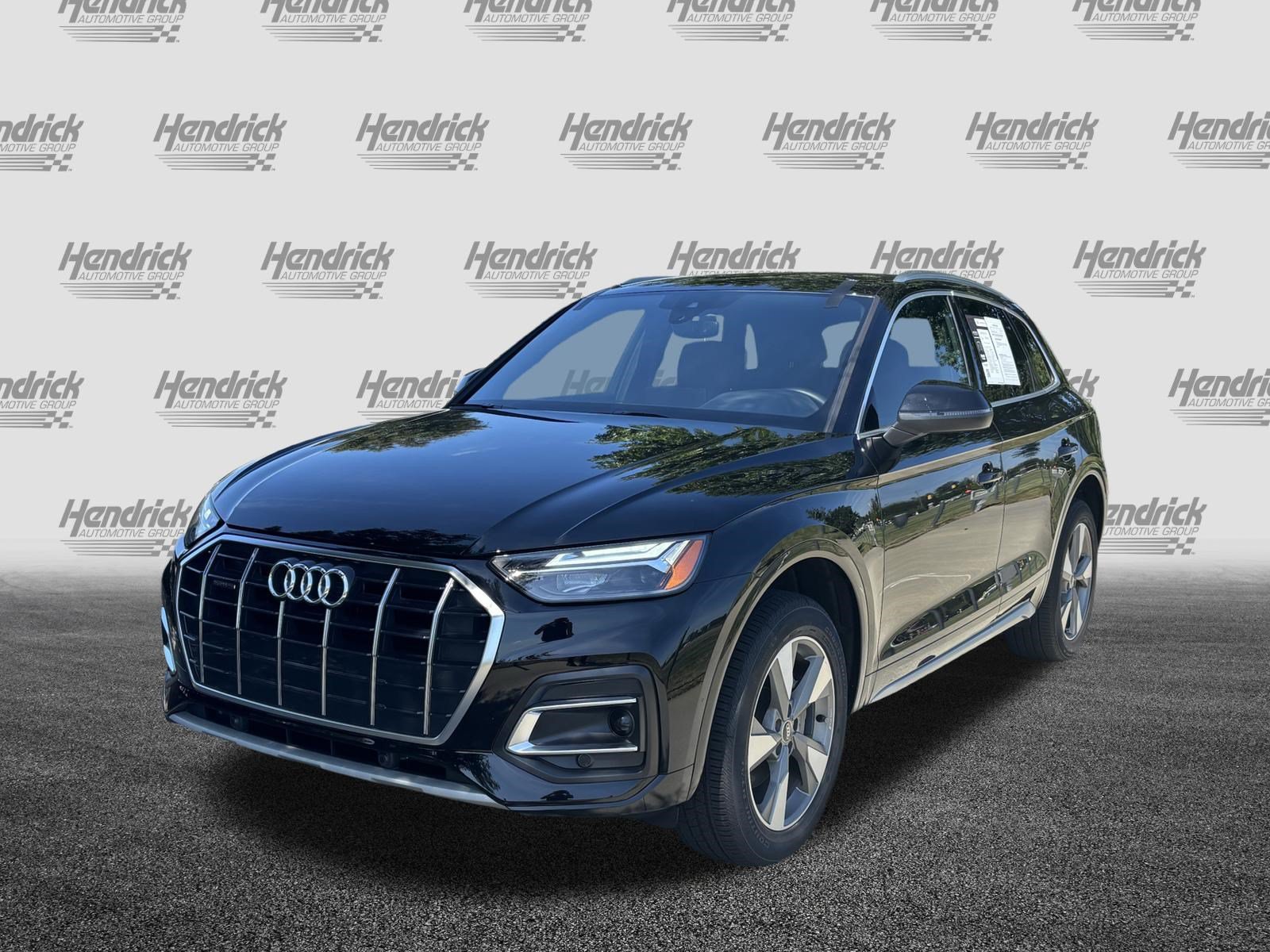 Used 2023 Audi Q5 2.0T Premium w/ Convenience Package AWD/4WD image 5