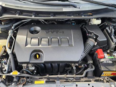 Used 2013 Toyota Corolla LE FWD image 21