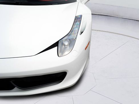 Used 2014 Ferrari 458 Spider RWD image 18