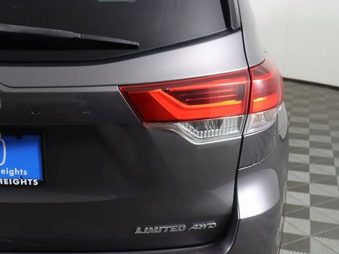 Used 2018 Toyota Highlander Limited image 18