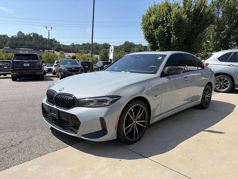 Used 2023 BMW 330e xDrive w/ M Sport Package AWD/4WD image 4