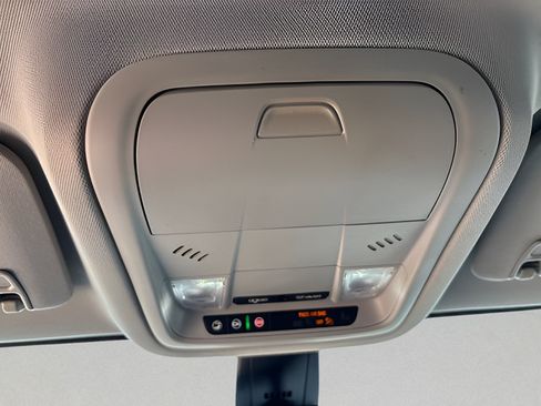 Used 2021 GMC Acadia SLE w/ Driver Convenience Package FWD image 36
