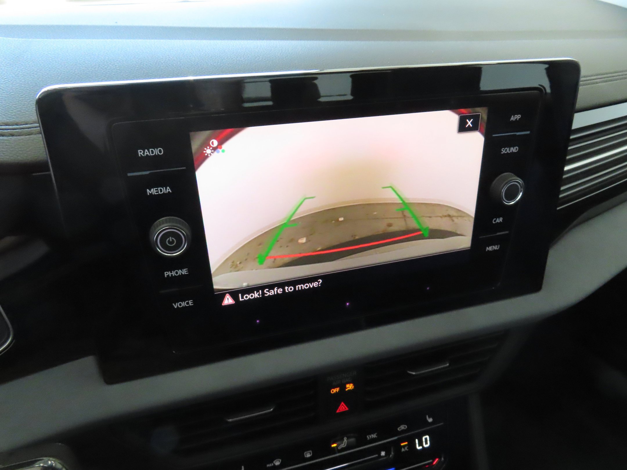 Used 2026 Volkswagen Jetta SE FWD image 18