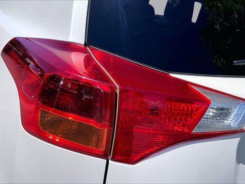 Used 2013 Toyota RAV4 Limited AWD/4WD image 29