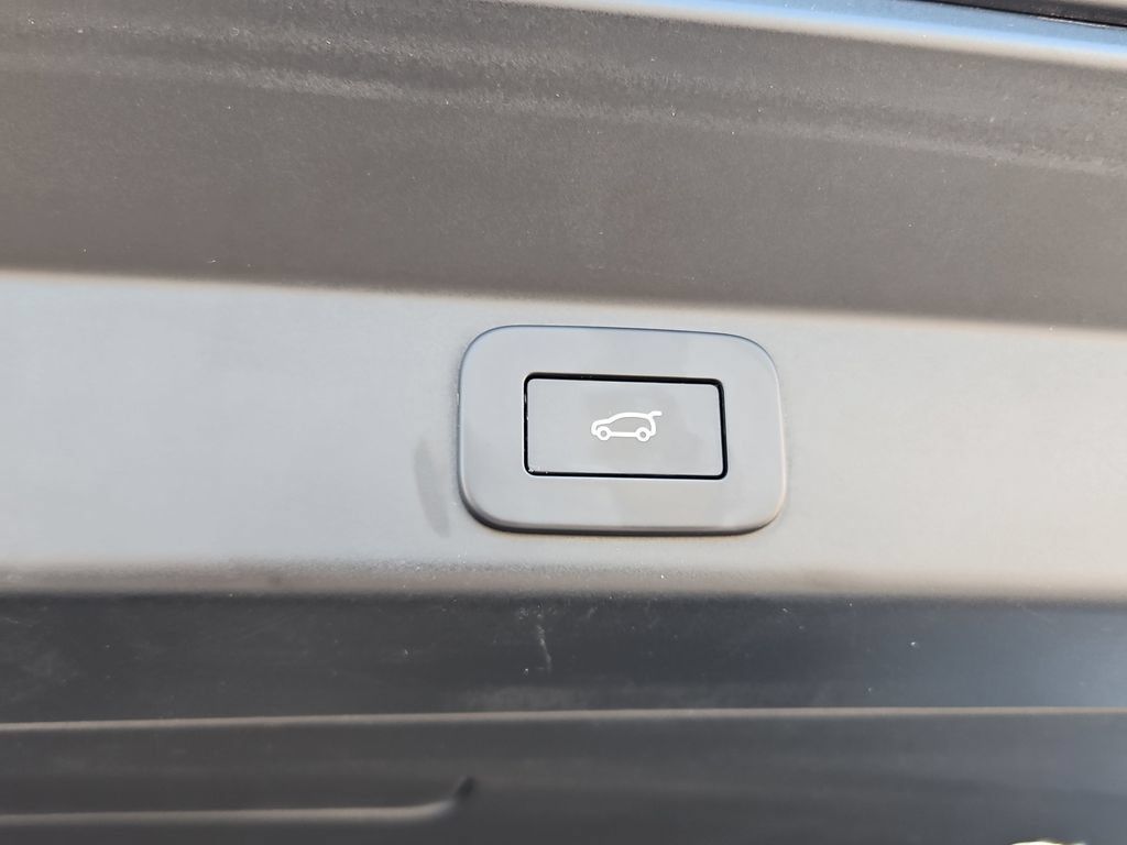Used 2024 Land Rover Range Rover Sport SE AWD/4WD image 35