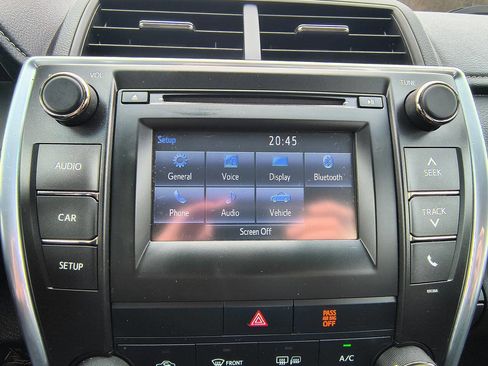 Used 2015 Toyota Camry LE image 13