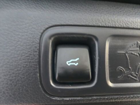 Used 2023 Ford Expedition Limited image 12