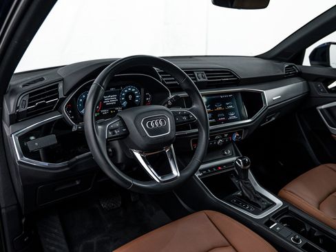 Certified 2022 Audi Q3 2.0T Premium w/ Convenience Package image 9