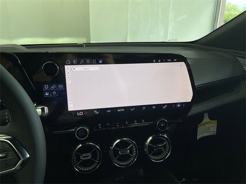 New 2025 Chevrolet Blazer EV LT image 28