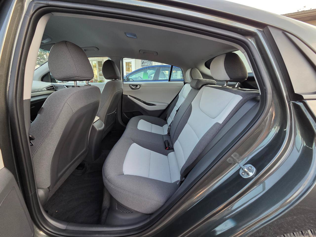 Used 2020 Hyundai Ioniq Blue FWD image 17