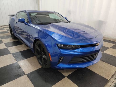 Used 2018 Chevrolet Camaro LT image 4