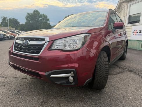Used 2017 Subaru Forester 2.5i Limited AWD/4WD image 9