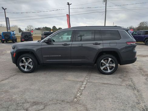 New 2026 Jeep Grand Cherokee L Limited w/ Luxury Tech Group II RWD image 6