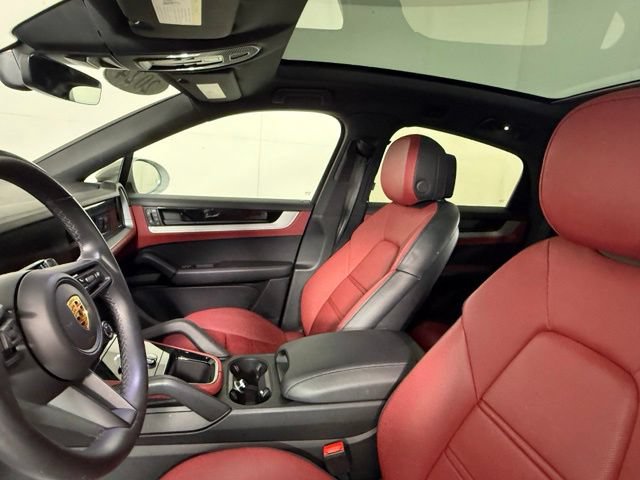 Used 2024 Porsche Cayenne Coupe AWD/4WD image 6