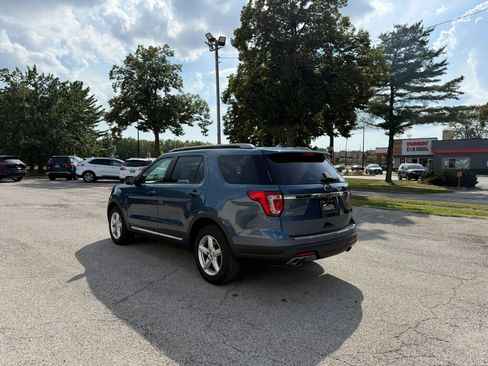 Used 2018 Ford Explorer XLT w/ Equipment Group 202A FWD image 5