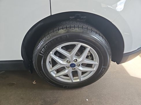 Used 2022 Ford Edge SEL AWD/4WD image 16