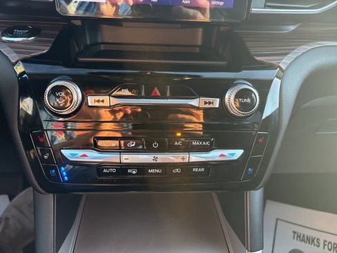 Used 2024 Ford Explorer Limited image 22