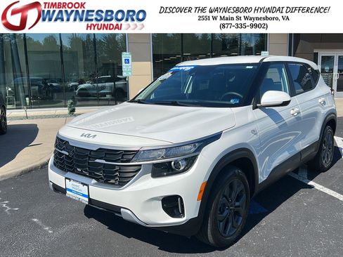 Used 2024 Kia Seltos LX AWD/4WD image 1