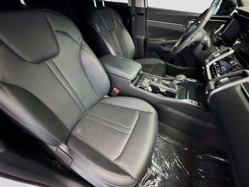 Used 2023 Kia Sorento S image 15