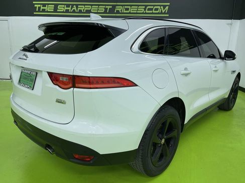 Used 2019 Jaguar F-PACE Premium image 10