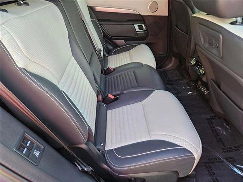 Used 2023 Land Rover Discovery HSE R-Dynamic image 19