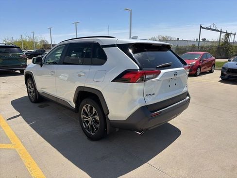 Used 2023 Toyota RAV4 XLE Premium AWD/4WD image 5
