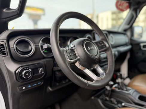 Used 2023 Jeep Wrangler Sahara w/ Cold Weather Group image 19