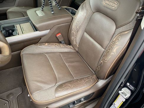 Used 2025 RAM 1500 Limited w/ Trailer Tow Group image 11