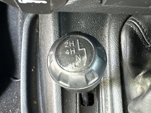 Used 2012 Jeep Wrangler Sport AWD/4WD image 27