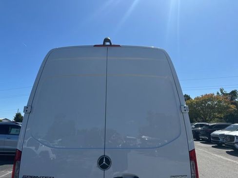 Used 2026 Mercedes-Benz Sprinter 2500 image 8