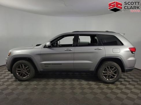 Used 2016 Jeep Grand Cherokee Laredo 75th Anniversary AWD/4WD image 4