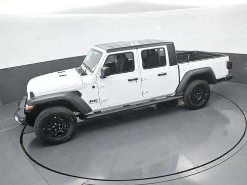New 2026 Jeep Gladiator Sport image 39