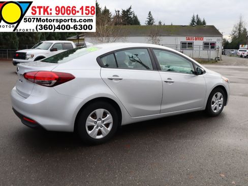 Used 2018 Kia Forte LX image 7