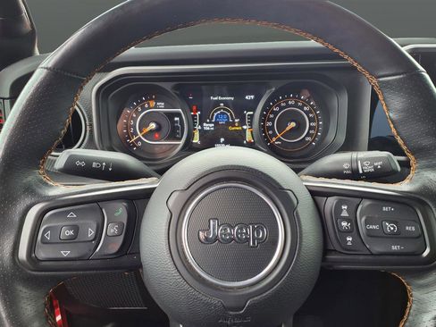 Used 2024 Jeep Gladiator Mojave w/ Convenience Group image 3