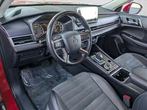Used 2024 Mitsubishi Outlander SE image 10