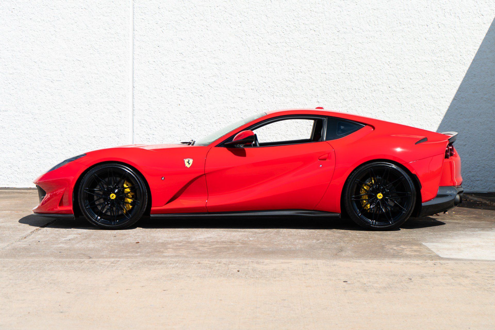 Used 2019 Ferrari 812 Superfast RWD image 3
