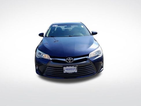 Used 2016 Toyota Camry LE image 2