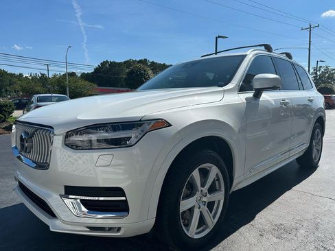 Used 2024 Volvo XC90 B5 Core AWD/4WD image 3