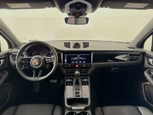 New 2025 Porsche Macan image 37