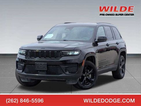Used 2023 Jeep Grand Cherokee Altitude AWD/4WD image 1