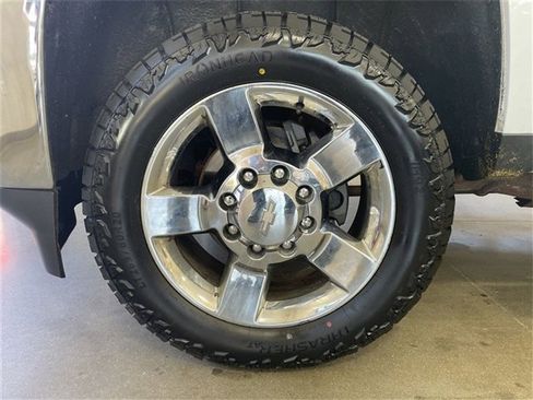 Used 2015 Chevrolet Silverado 2500 LTZ image 7
