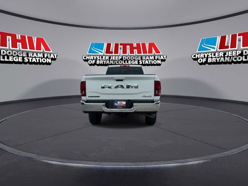 Used 2025 RAM 3500 Laramie AWD/4WD image 7
