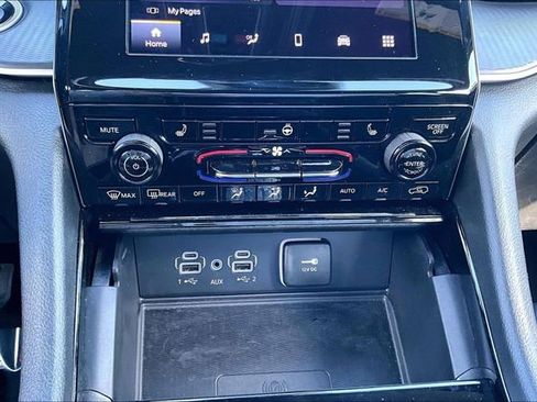 Used 2023 Jeep Grand Cherokee L Laredo AWD/4WD image 32