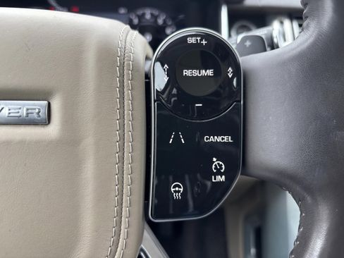 Used 2019 Land Rover Range Rover HSE image 10