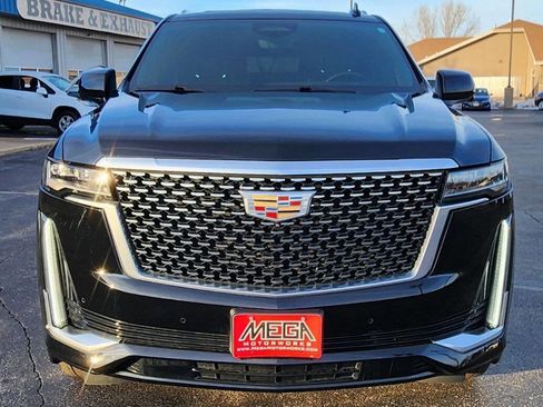 Used 2023 Cadillac Escalade ESV Premium Luxury image 18