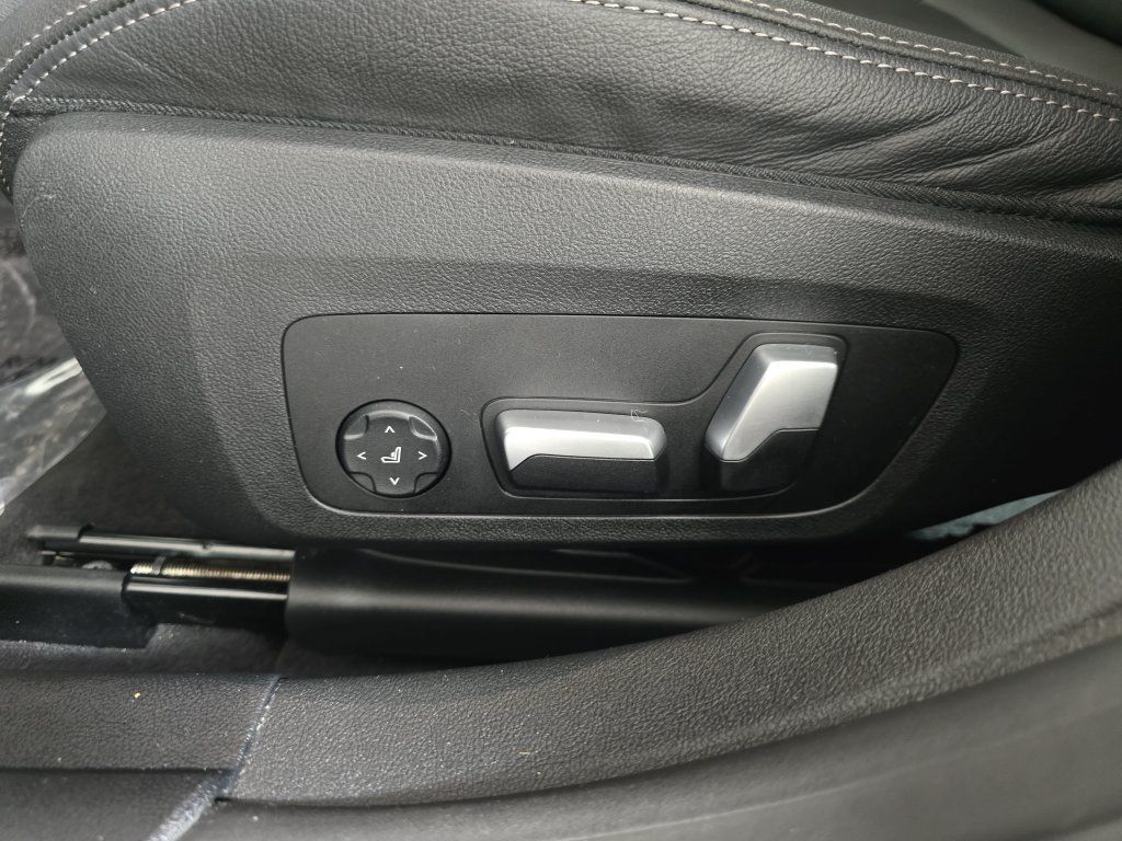 Certified 2024 BMW i4 eDrive40 w/ M Sport Package RWD image 29